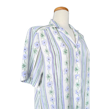 Load image into Gallery viewer, TanJay Petites Green and Purple Floral Blouse | Large