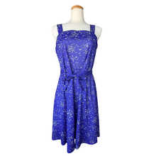 Load image into Gallery viewer, D'Allaird's Purple Floral Shift Dress with Tie Belt | Medium-Large