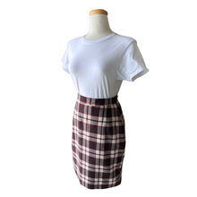 Load image into Gallery viewer, Gray and Red Tartan Plaid Wool Blend Skirt | Small-Medium