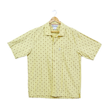Load image into Gallery viewer, Vintage 1990s 2000s Columbia Sportswear Printed Short Sleeve Button Down Shirt