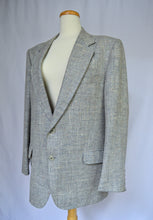 Load image into Gallery viewer, Men's Light Gray Marled Wool Silk and Linen Blazer | Large (44)