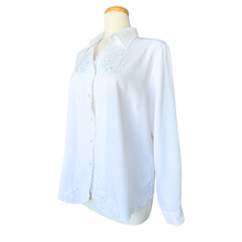 Load image into Gallery viewer, Alia White Scalloped Edge Blouse with Floral Embroidery | Large
