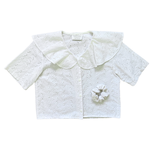 Vintage 1980s White Eyelet Blouse with Oversized Ruffle Collar | Small-Medium