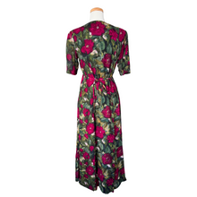 Load image into Gallery viewer, Poems by Esteem Red and Green Floral Maxi Dress | Medium
