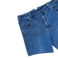 Load image into Gallery viewer, White Stag Denim Shorts | Large (32)
