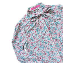 Load image into Gallery viewer, D&#39;Allaird&#39;s Green and Red Floral Bow Collar Blouse | Small-Medium
