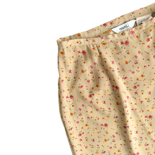 Load image into Gallery viewer, Beige Maxi Skirt with Dainty Floral Pattern | Medium
