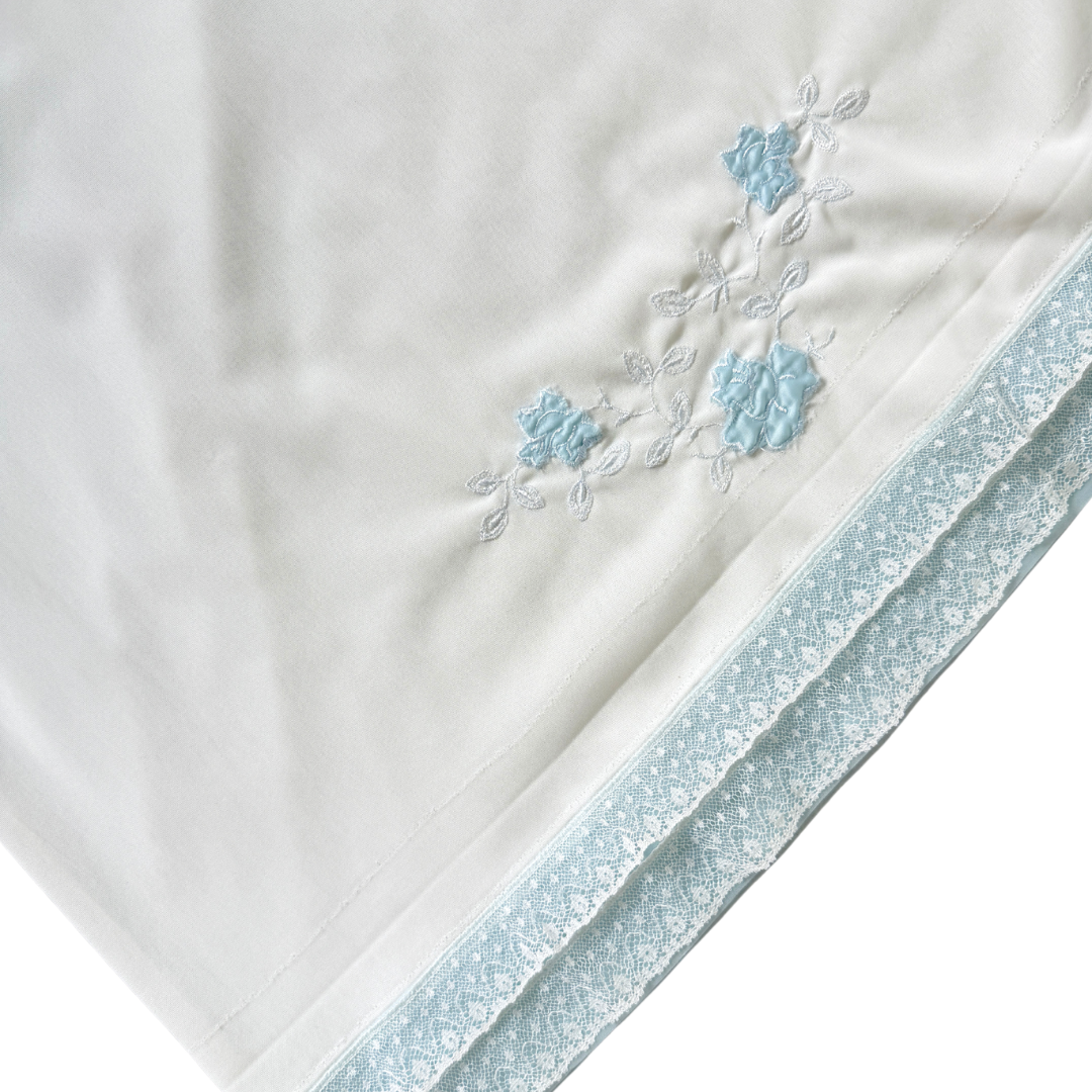 Luxite by Kayser White Slip Skirt with Blue Floral Applique | Large