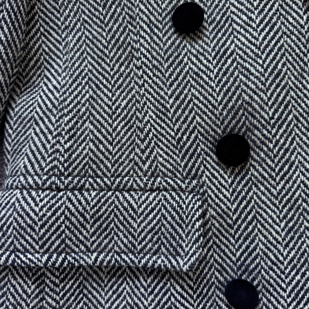 Mondi Black and Beige Wool Chevron Knit Blazer | Medium - Large