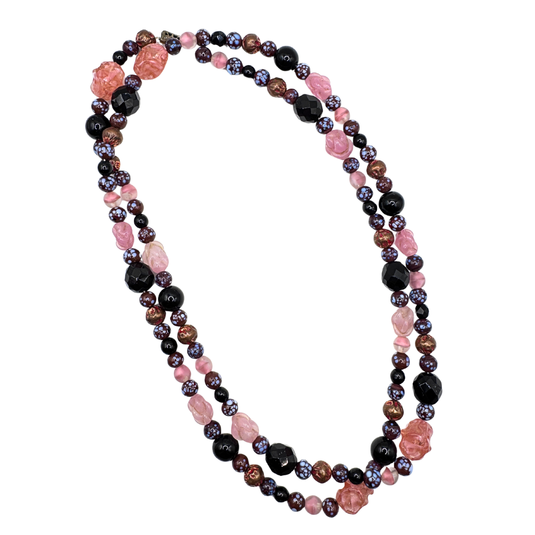 Vintage pink, black and marbled glass beaded necklace (Circa 1960s).