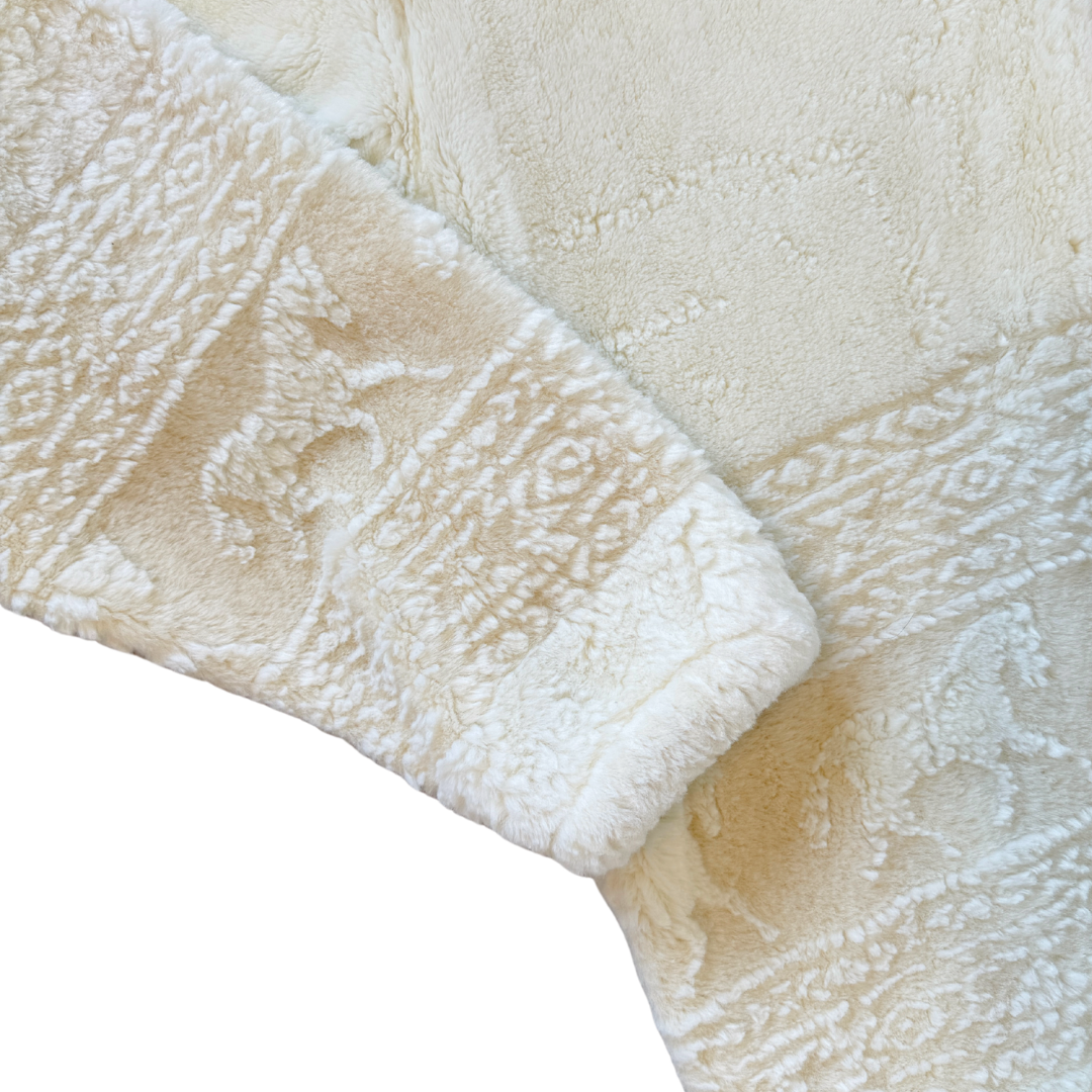 Coastlines Fashions Fluffy White Fleece Horse Motif Coat | Extra-Large / 2X
