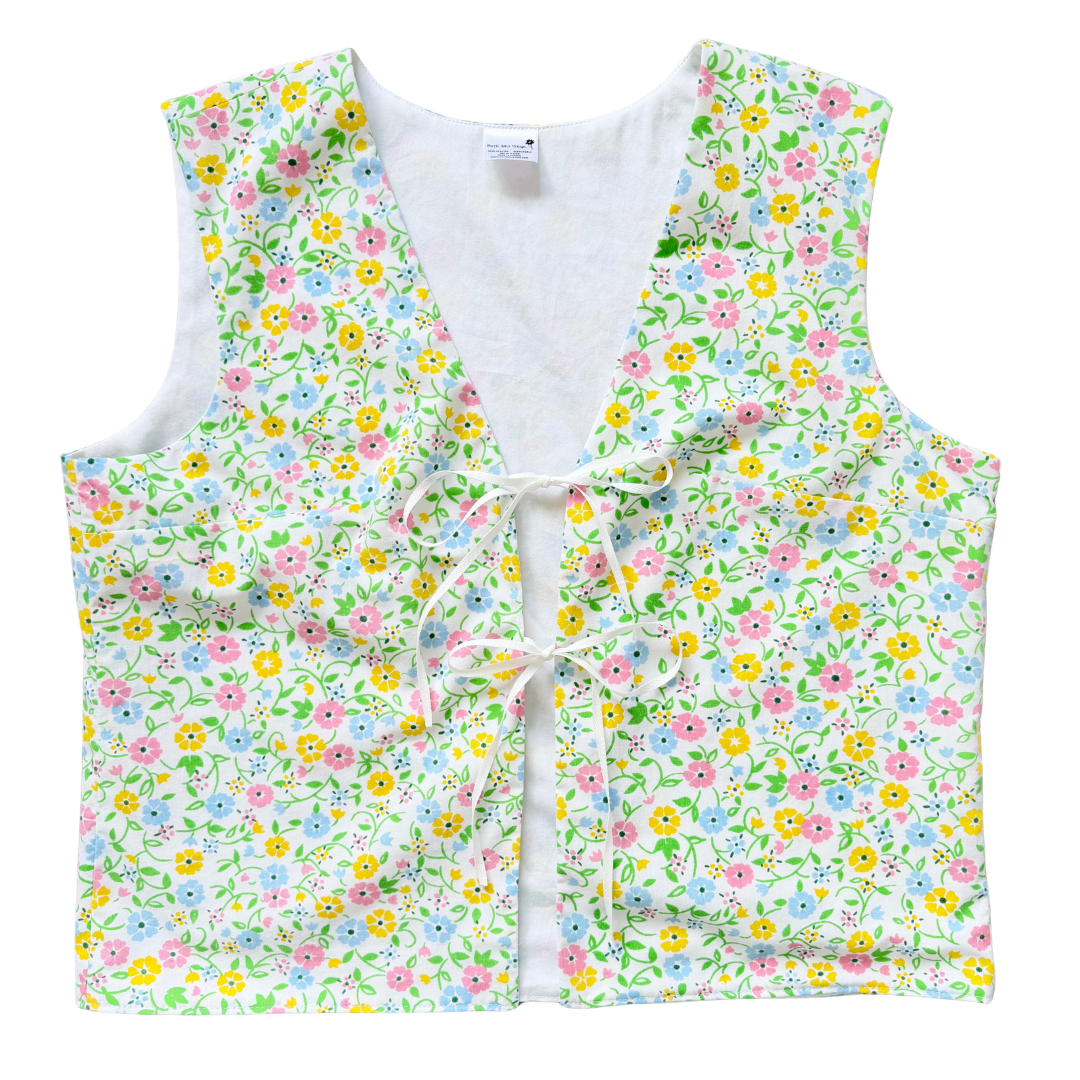 Recycled Pop of Floral Tie-Front Vest | Extra-Large