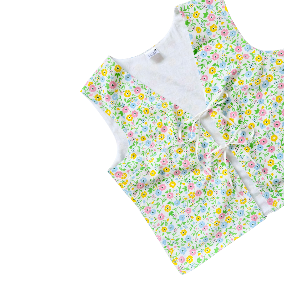 Recycled Pop of Floral Tie-Front Vest | Extra-Large