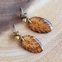 Load image into Gallery viewer, 1970s Brown and Gold Stone Earrings
