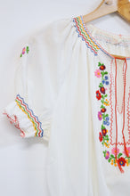 Load image into Gallery viewer, Floral Folk Embroidered Short Sleeve Peasant Blouse | 1970s | Extra-Small / Small
