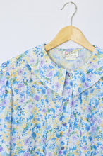 Load image into Gallery viewer, Blue Yellow and Purple Floral Blouse with Peter Pan Collar | M
